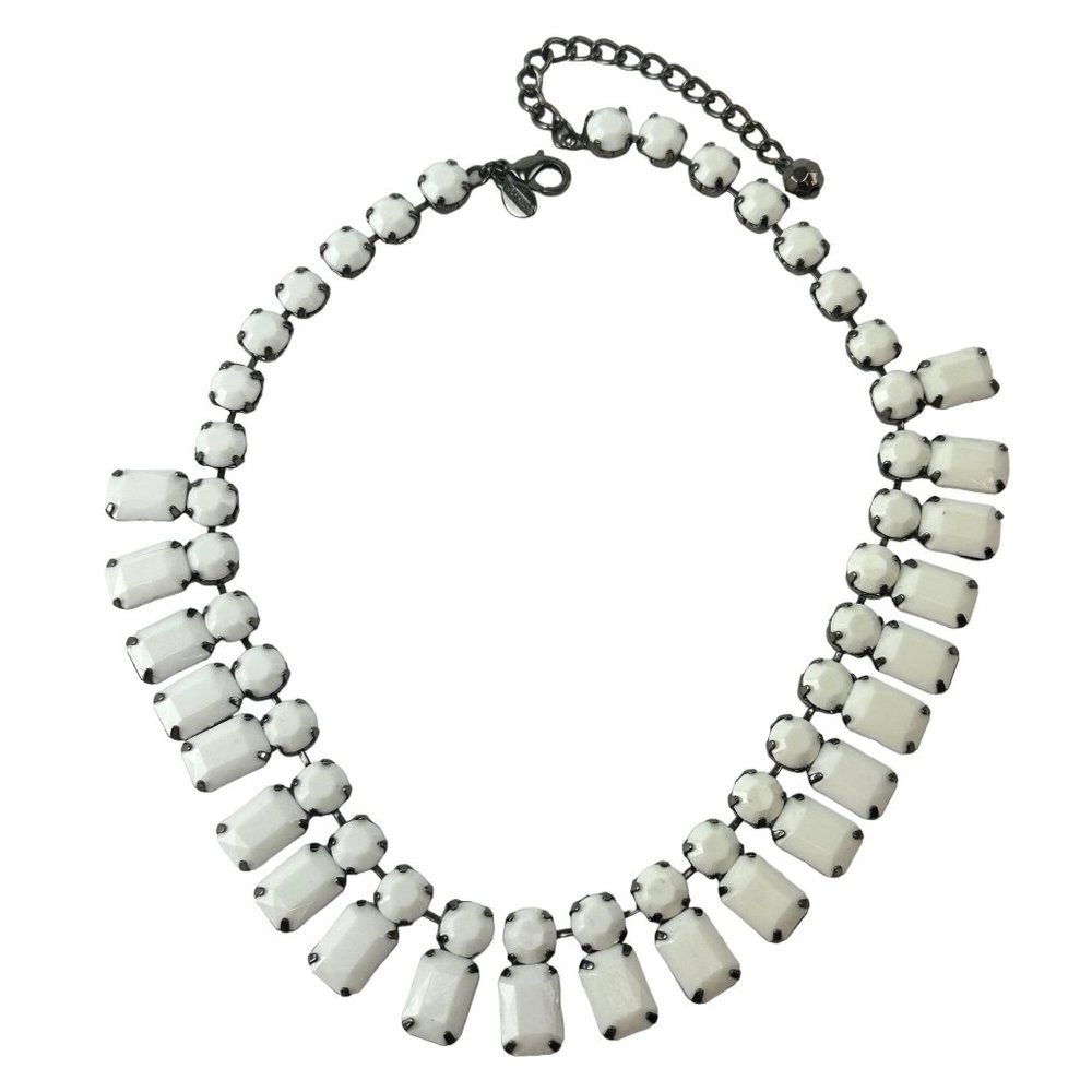 Express Acrylic White Old Fashioned Necklace Gunmetal Silver Tone
